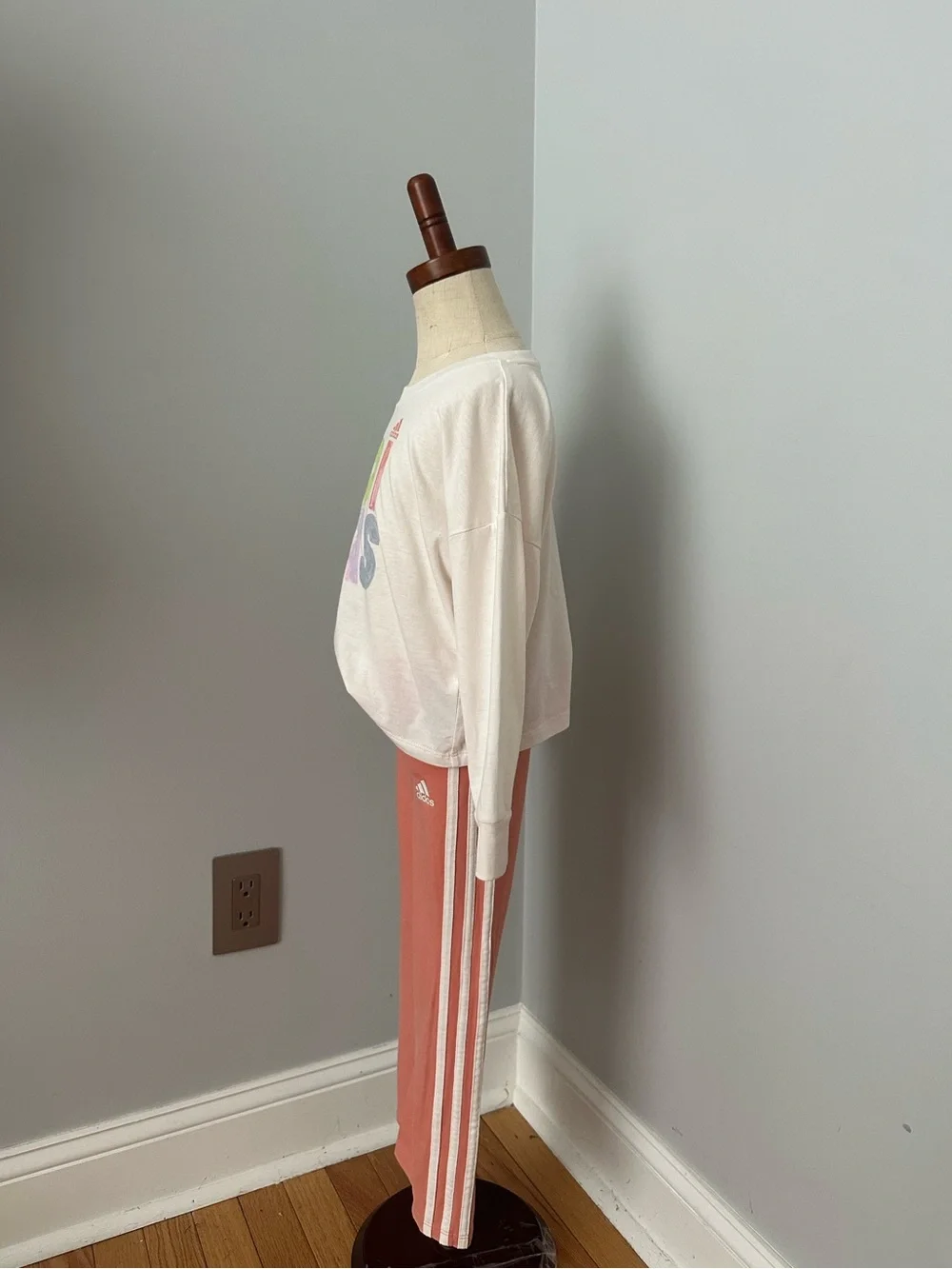 ADIDAS GIRLS LONG SLEEVE GRAPHIC T-SHIRT & FLARE PANTS